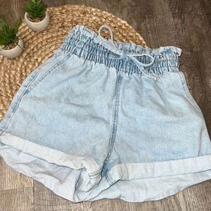 Forever 21 light wash denim high waisted shorts size xsmall